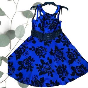 City Studio fit and flare dress in black/royal blue - size 9.